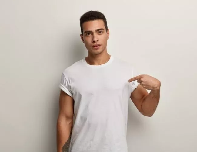 Bordado de Camisetas para Hombre